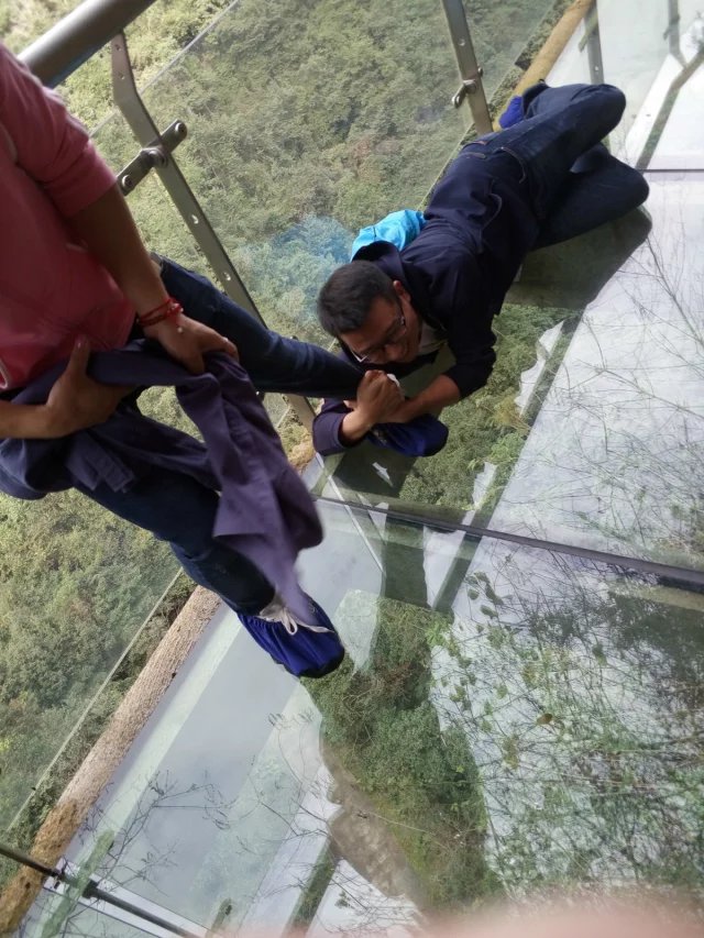 玻璃栈道.jpg
